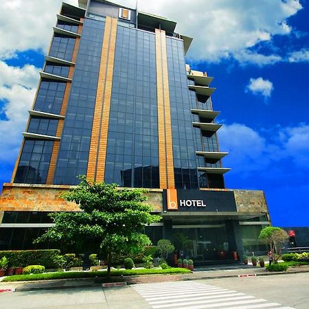 The B Hotel Alabang Muntinlupa City Ngoại thất bức ảnh