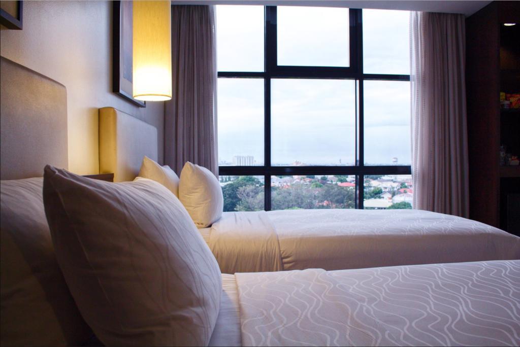 The B Hotel Alabang Muntinlupa City Ngoại thất bức ảnh