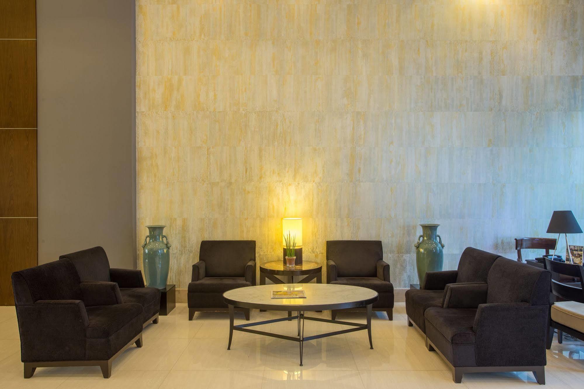 The B Hotel Alabang Muntinlupa City Ngoại thất bức ảnh