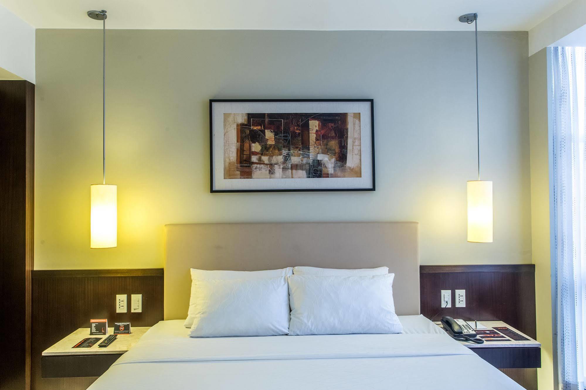 The B Hotel Alabang Muntinlupa City Ngoại thất bức ảnh