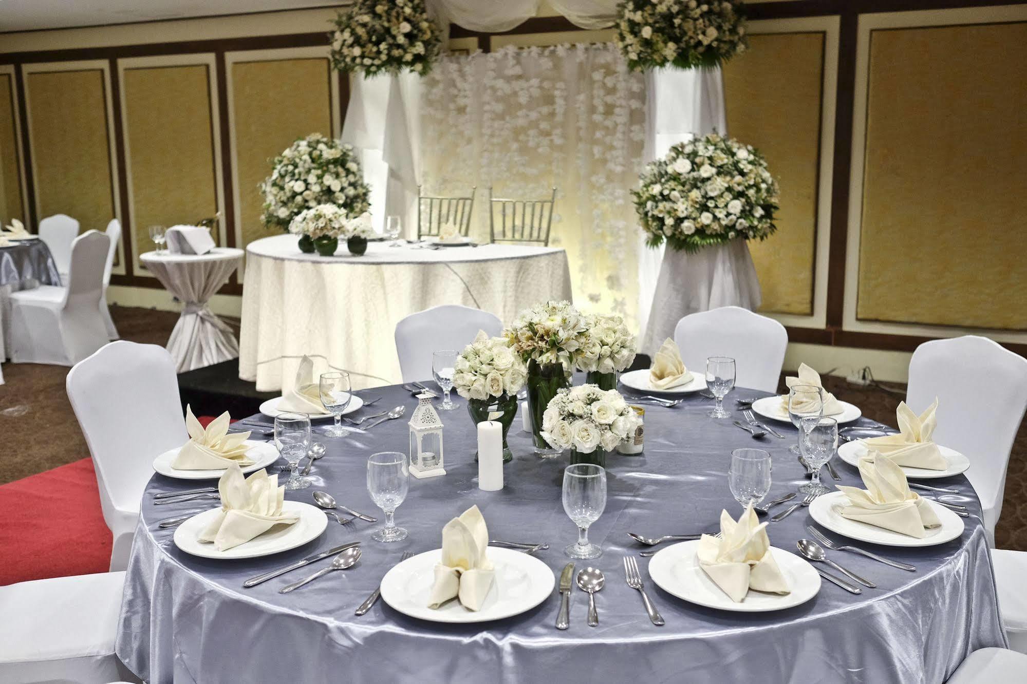 The B Hotel Alabang Muntinlupa City Ngoại thất bức ảnh